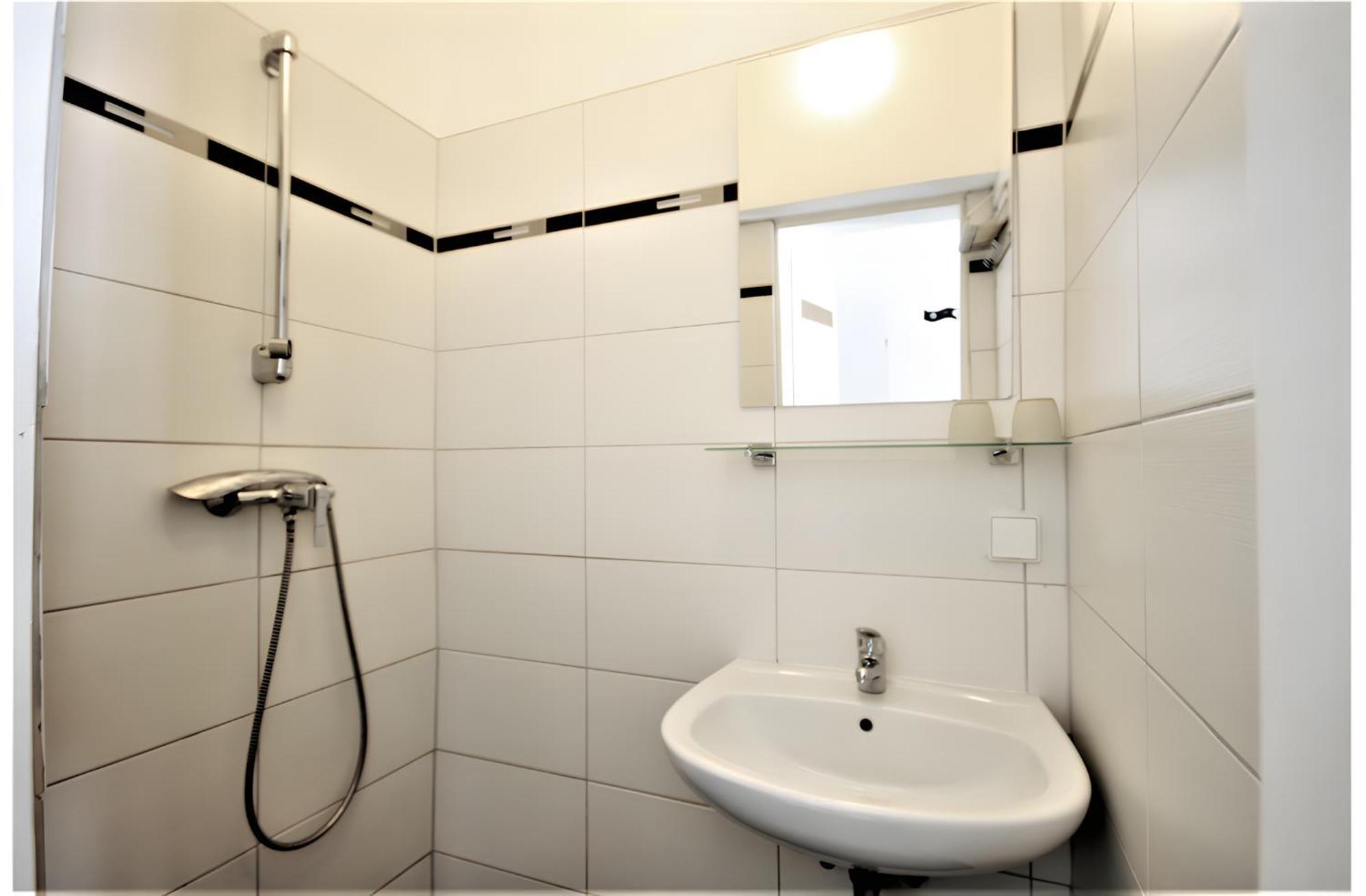 Modern Flat With 2 Rooms, Close To Schoenbrunn Вена Экстерьер фото